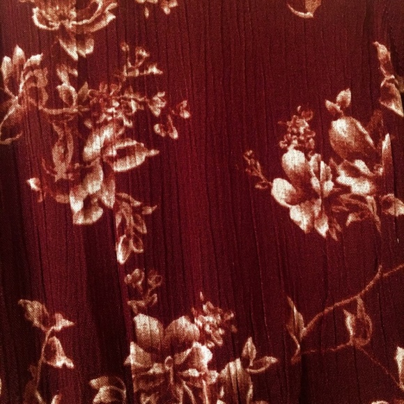 NWOT Bell Sleeve Floral Print Romper - Picture 2 of 2